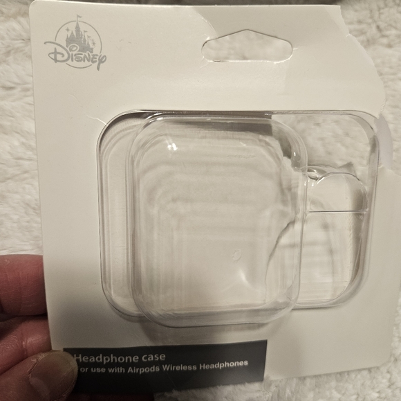 New Disney Parks Grogu wireless earphone case - Picture 5 of 5
